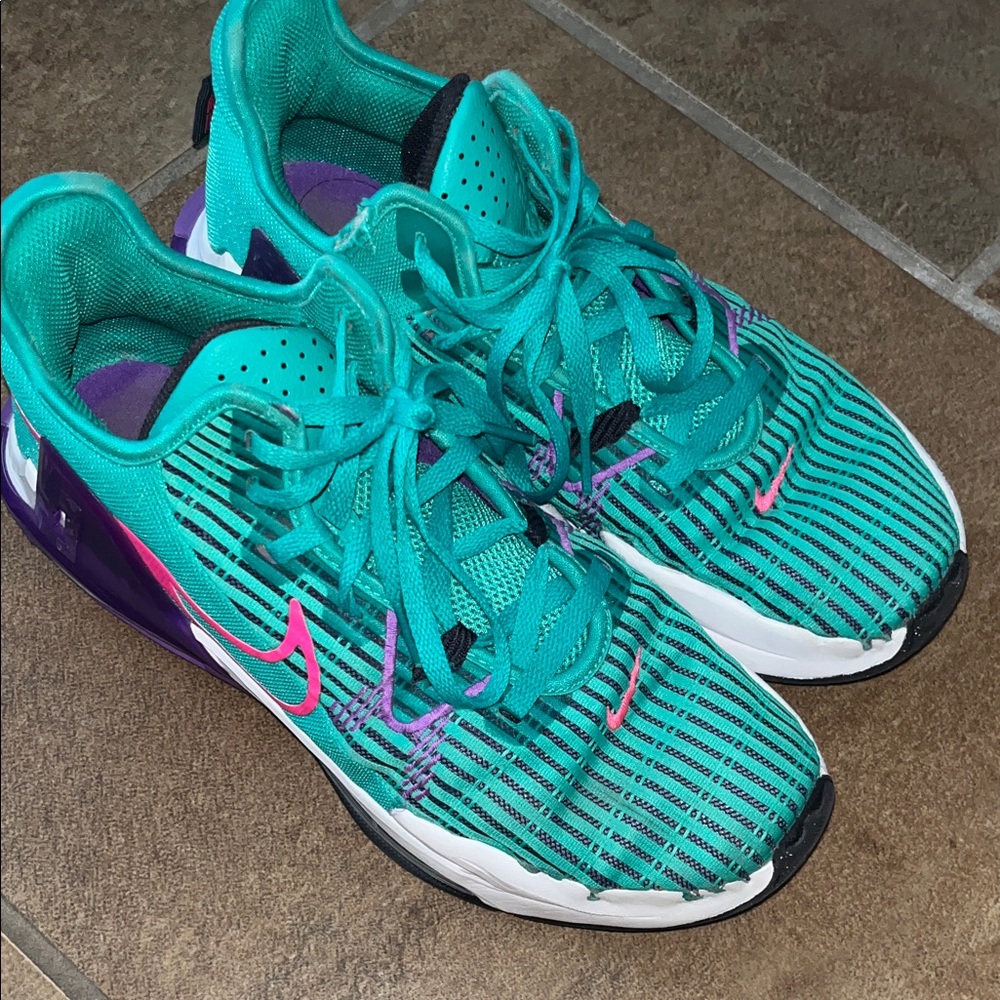 Nike LeBron Witness VI